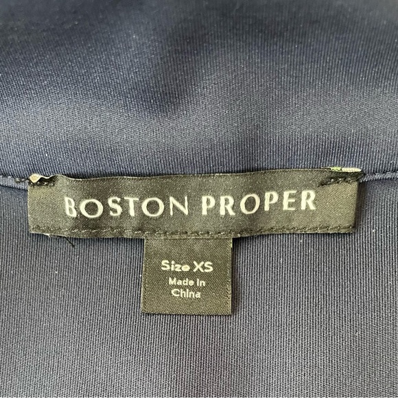 Boston Proper Zip Front Tailored Sleeveless Shirt. Color Navy. Size Extra Small. - Picture 5 of 6